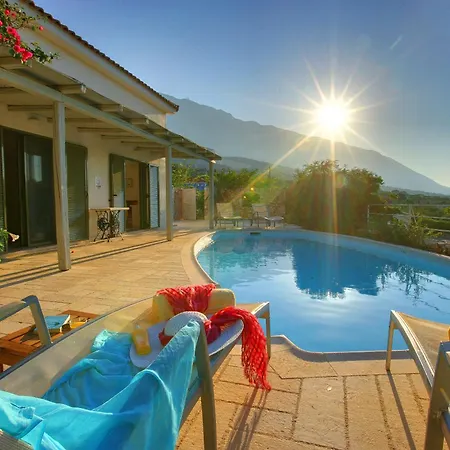 Petalida Ideales Villa *